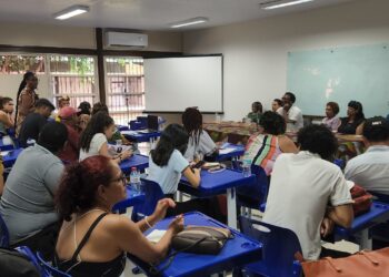 Saiu! Concurso com 2 mil vagas para professor na Paraíba promete salário de quase R$ 7 mil