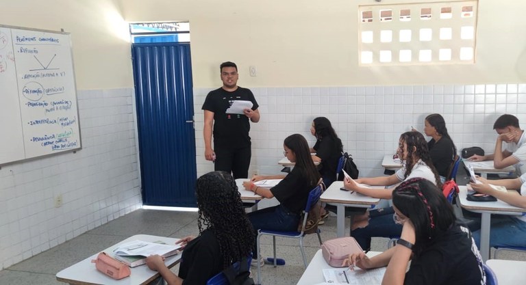 Saiu! Concurso com 2 mil vagas para professor na Paraíba promete salário de quase R$ 7 mil Saiu! Concurso com 2 mil vagas para professor na Paraíba promete salário de quase R$ 7 mil