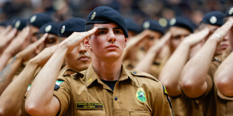 Quer vestir farda? Paraná abre concursos para PM e Bombeiros com 2,6 mil vagas; veja detalhes