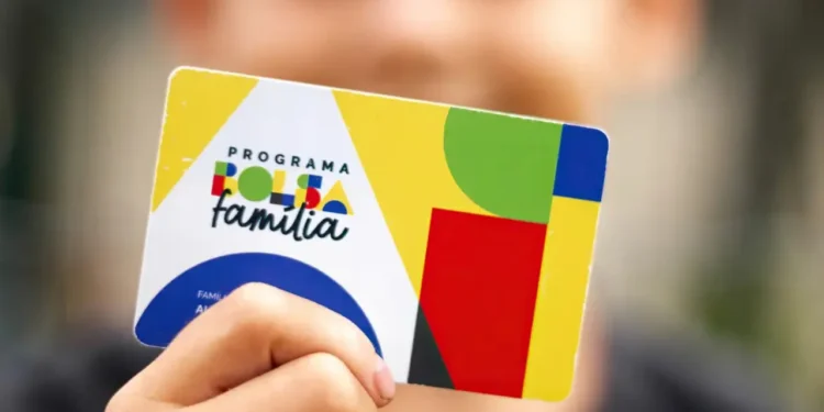 VAI VOLTAR: Bolsa Família retoma pagamentos nesta terça (15/04); veja quem recebe