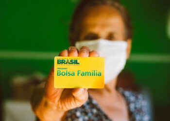 Quando o Bolsa Família volta? Governo define data de retomada dos pagamentos