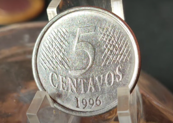 Moeda de 5 centavos de 1996 com erro de cunhagem visível