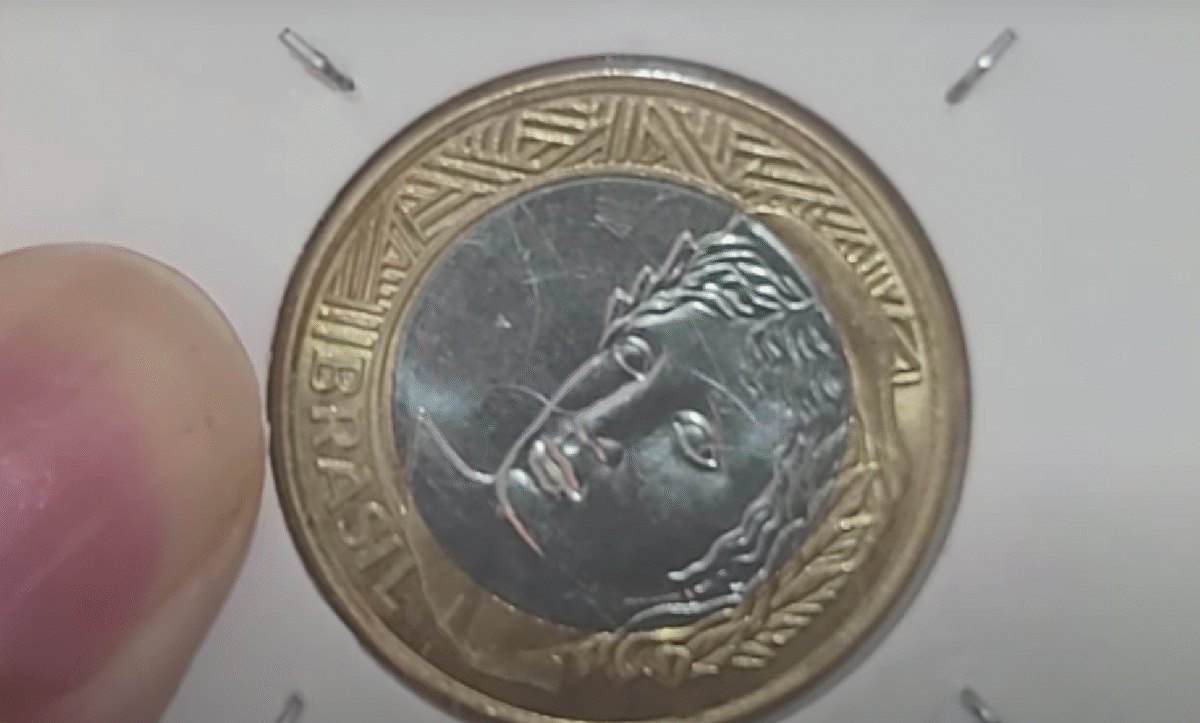 Moeda de 1 real com erro de cunhagem valiosa para colecionadores