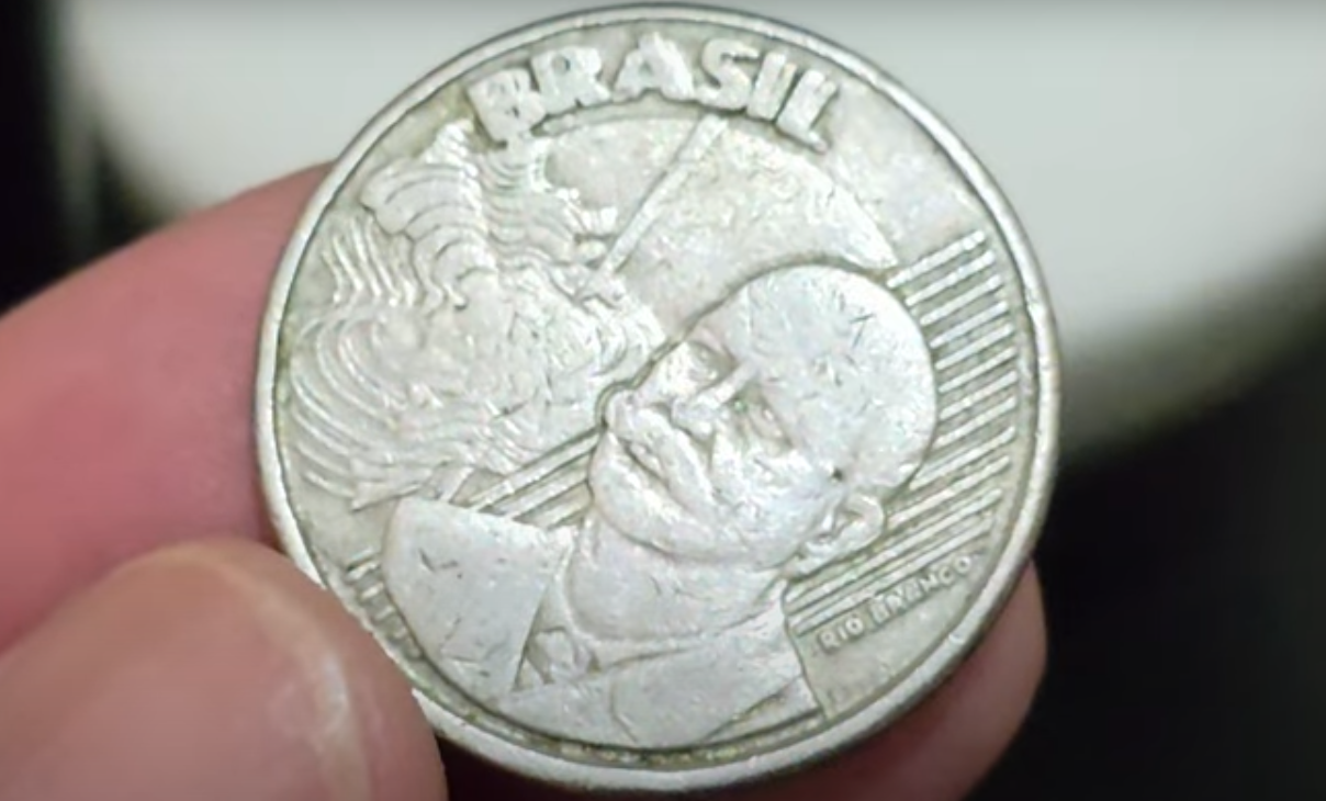 Moeda de 50 centavos com erro de cunho duplicado pode valer até 300 reais moeda de 50 centavos com erro de cunho duplicado raro e valioso