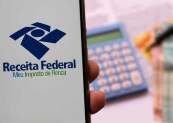 É HOJE: Receita divulga primeiro lote da restituição do Imposto de renda; veja como consultar pelo CPF