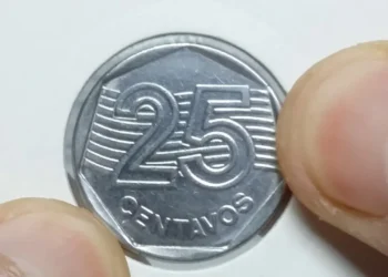 Sua moeda de 25 centavos tem um traço que liga o 9 ao 4? Colecionador podem pagar muito dinheiro por ela
