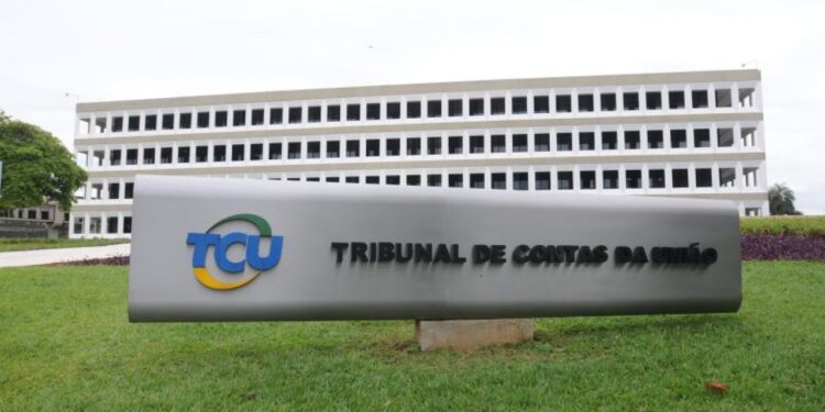 Salário de R$ 15 mil com só o ensino médio? Concurso do TCU surpreende e abre 60 vagas
