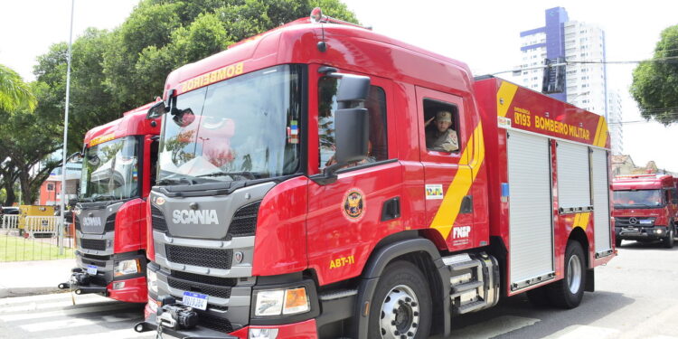 Com salário de até R$14 mil, concurso dos Bombeiros do PR tem edital publicado; veja detalhes