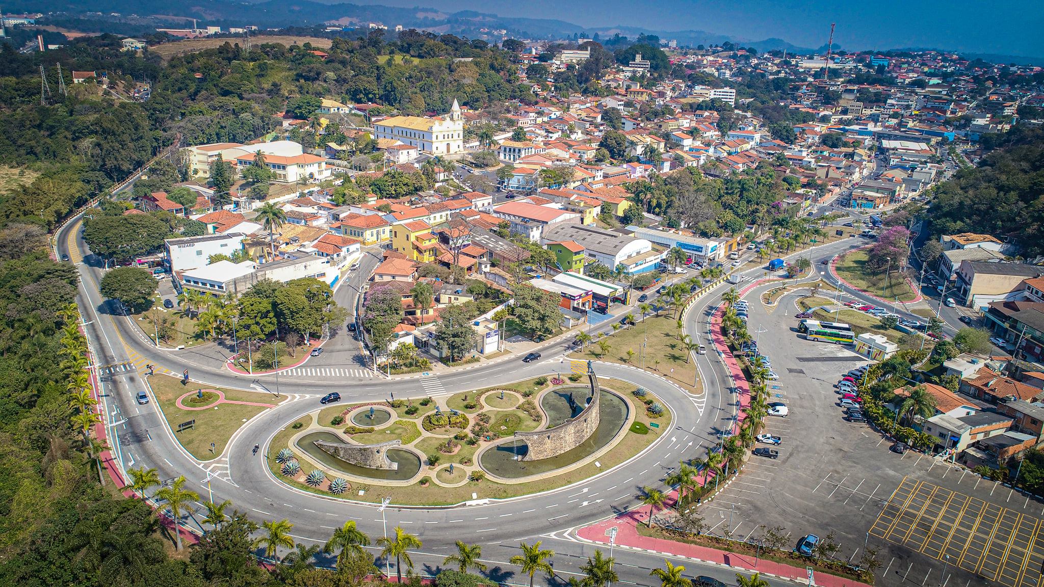 Salário de até R$ 14 mil e jornada flexível: cidade paulista abre concurso para médicos Salário de até R$ 14 mil e jornada flexível: cidade paulista abre concurso para médicos