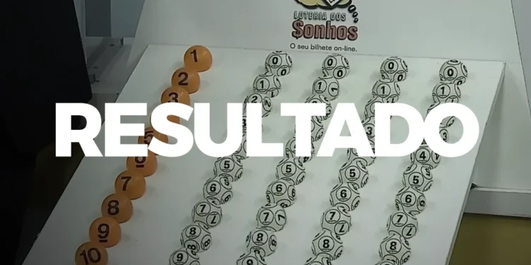 Números sorteados da Loteria dos Sonhos em 23 de maio, exibidos em painel