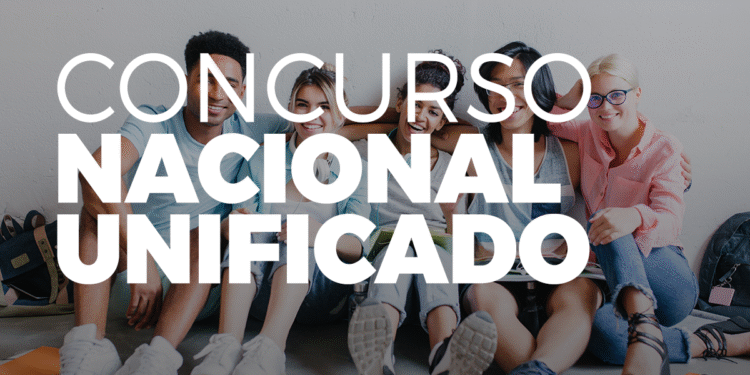 Grupo de jovens representando o futuro do serviço público no Concurso Nacional Unificado.