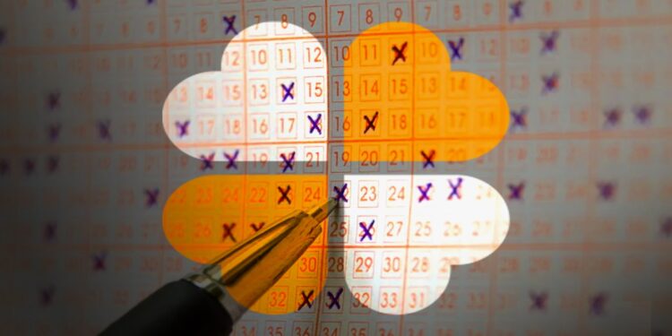 Cartela de loteria com números marcados e uma caneta, ilustrando a escolha dos números para um sorteio.