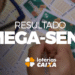 Pessoa preenchendo volante da Mega-Sena com destaque para o texto 'Resultado Mega-Sena' das Loterias Caixa