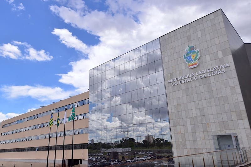 Salários de até R$ 14 mil e 101 vagas: concurso da ALEGO está prestes a sair Salários de até R$ 14 mil e 101 vagas: concurso da ALEGO está prestes a sair