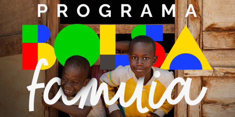 Crianças sorrindo na janela com arte do programa Bolsa Família ao fundo.