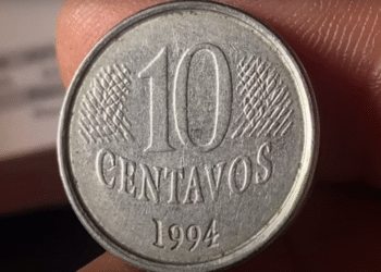 Moeda de 10 centavos de 1994 com detalhes que podem indicar erro de cunhagem raro