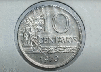 Moeda de 10 centavos de Cruzeiros do ano de 1970, em destaque
