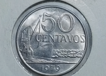 Moeda de 50 centavos de 1979 com possível erro de reverso invertido.