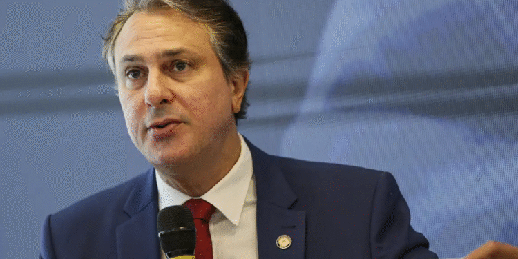 Ministro falando sobre o ENEM 2025 e as novas plataformas de apoio aos estudantes.