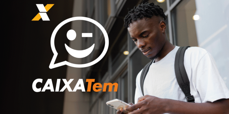 Pessoa usando o Caixa Tem em frente ao logo da CAIXA, representando o uso do aplicativo."