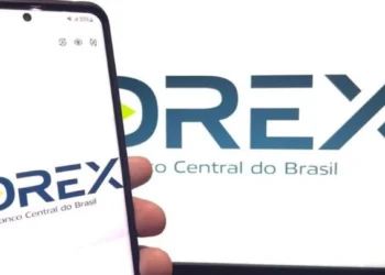 Drex, a moeda digital do Banco Central do Brasil, representada no celular e na tela.