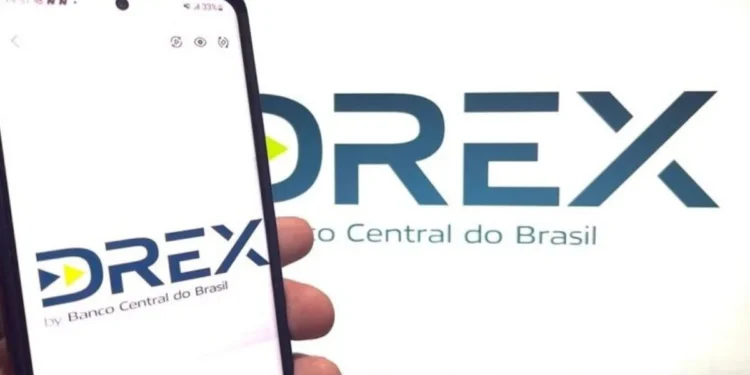 Drex, a moeda digital do Banco Central do Brasil, representada no celular e na tela.