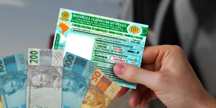 Novo custo para tirar a CNH no Brasil: o que muda com a proposta do governo, com cédulas de 50, 100 e 200 reais e a CNH em mãos.