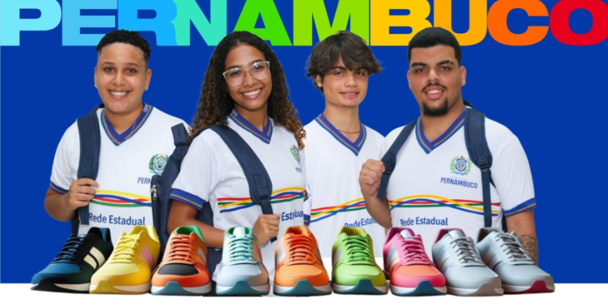Crédito Tênis Pernambuco para estudantes da rede estadual Estudantes da rede estadual de Pernambuco recebem tênis coloridos do programa estadual.