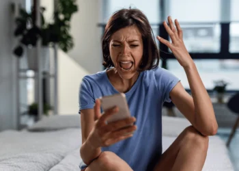 Celular travando? Dicas fáceis para melhorar o desempenho.