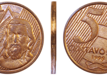 Moeda de 5 centavos de 1999 em destaque. Na imagem, é possível ver a frente, o verso e a lateral da moeda.