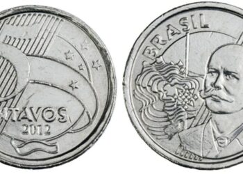 Anverso e reverso de uma moeda de 50 centavos do ano de 2012, utilizada para ilustrar as características de um exemplar valioso.