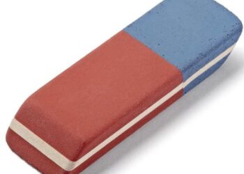 Duas perspectivas de borracha bicolor azul e vermelha sobre fundo branco