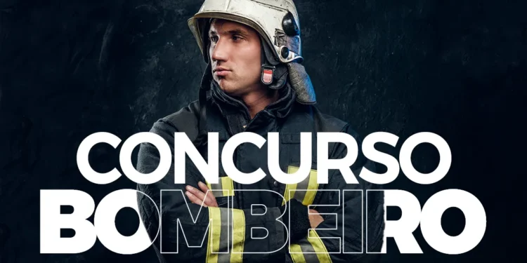Bombeiro com uniforme e capacete olhando para o lado em fundo escuro com texto Concurso Bombeiro.