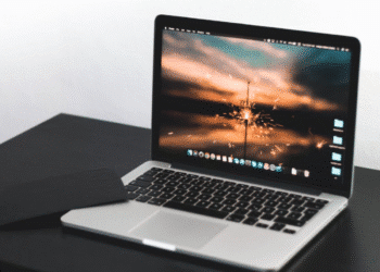 Notebook lento? Aprenda como acelerar seu computador antigo com um truque simples