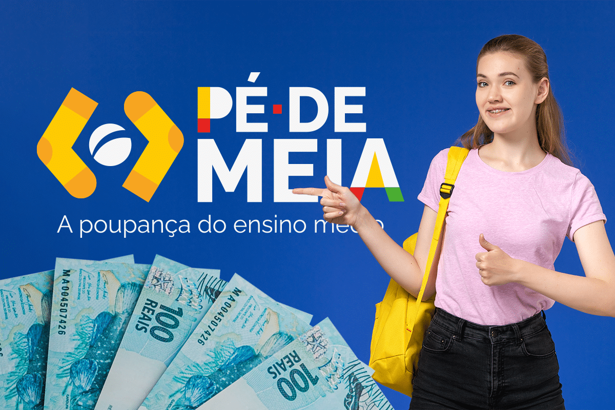 Estudante aponta para o programa Pé-de-Meia com dinheiro em notas de 100 reais ao lado.