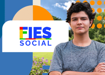 Jovem estudante confiante com logo do Fies Social representando oportunidades educacionais