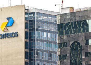 Em agosto, os Correios afirmaram que não estão realizando processo seletivo dessa natureza. A estatal esclareceu que só faz contratações por concurso público, com editais divulgados em seus canais oficiais. A Secretaria de Comunicação da Presidência da República e a Advocacia-Geral da União foram acionadas para adotar as medidas cabíveis. Para tirar dúvidas sobre a seleção dos Correios, os interessados podem entrar em contato com a empresa por meio dos telefones 4003-8210 (capitais e regiões metropolitanas) e 0800-881-8210 (demais localidades) ou pelo canal Fale Conosco em www.correios.com.br. Também é possível acionar o MTE pelo número 158 ou pelo canal oficial Fale Conosco.