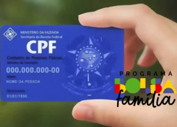 Cartão CPF com logotipo do programa Bolsa Família, utilizado para consulta do benefício de setembro de 2025.