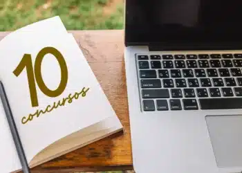 Imagem destacando os 10 principais concursos policiais previstos para 2026, com foco em estabilidade e salários atrativos.