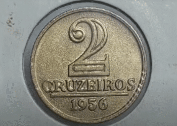 Moeda antiga brasileira de 2 Cruzeiros, datada de 1956, mostrando o valor e o ano em destaque, um exemplar que pode ser raro e valioso para colecionadores de numismática.