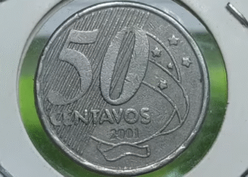 Reverso da moeda de 50 Centavos do Brasil, datada de 2001, procurada por colecionadores (numismática).