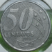 Reverso da moeda de 50 Centavos do Brasil, datada de 2001, procurada por colecionadores (numismática).