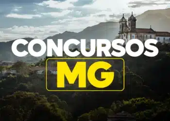 Imagem de uma paisagem de Minas Gerais, com a imagem de uma igreja no fundo e o texto 'CONCURSOS MG' em destaque, referente a concursos públicos.