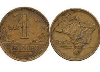 Moeda antiga de 1 Cruzeiro de 1952 (anverso e reverso), ilustrando o mapa do Brasil e o valor. Ajuda a identificar a peça rara cobiçada por colecionadores.