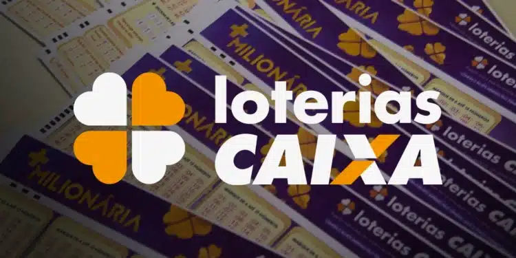 Logotipo da Loterias CAIXA sobre diversos bilhetes de jogos de sorte como a +Milionária.