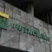 Logotipo da Petrobras, empresa petrolífera brasileira, com destaque para as inscrições abertas em 13 estados para 700 vagas de emprego.