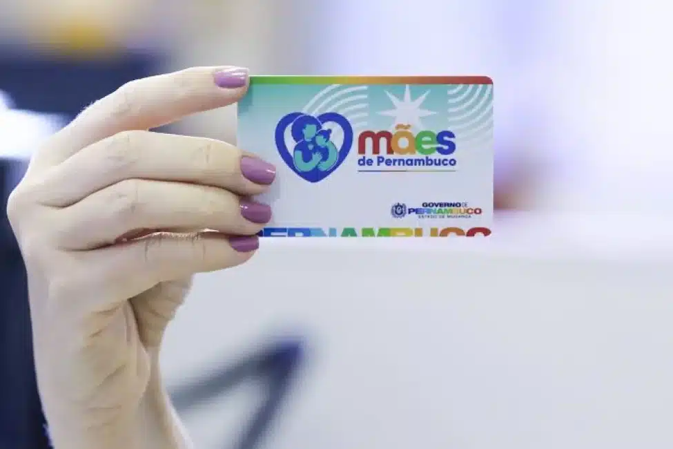 Mães de Pernambuco - Recebimento do auxílio Cartão do Mães de Pernambuco representa o recebimento do auxílio mensal de R$ 300 pago às famílias beneficiáriasbeneficio maes de pernambuco