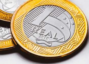 Moeda de 1 real de 2018 com possível erro de fabricação, destacando o valor de colecionador.