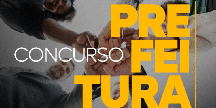 Pessoas unindo as mãos em gesto de equipe com destaque para o texto “Concurso Prefeitura”.