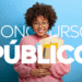Jovem sorrindo segurando cadernos com a expressão “Concurso Público” ao fundo.